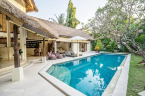Tropical 3BR villa in the heart of Seminyak